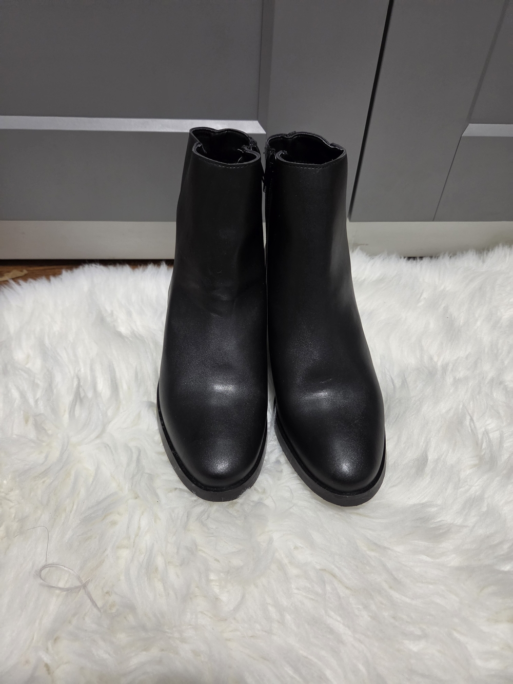 V3getarian Shoes  Black Women's Ankle Boots - Sleek Leather Design